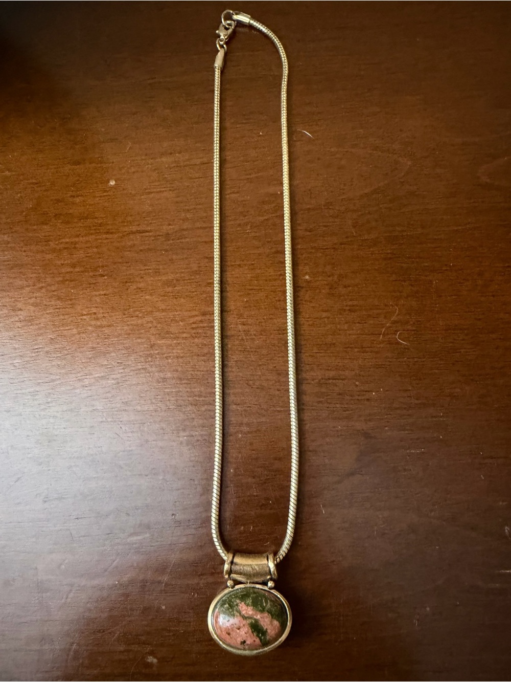 Gold Tone Necklace with stone pendant that can be worn on two sides